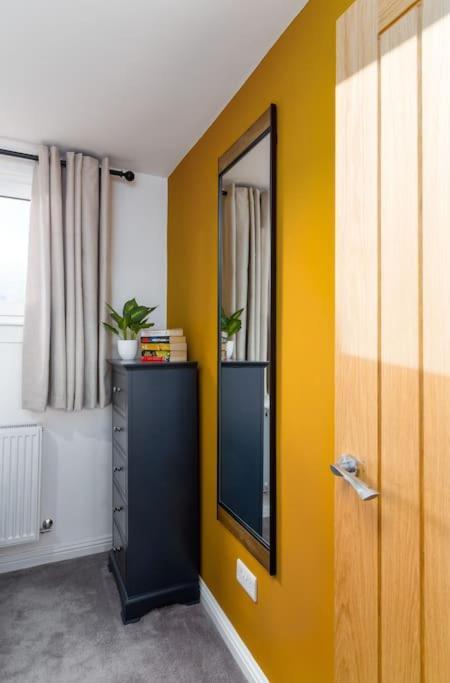The Stylish 3-Bedroom Maisonette Retreat Stirling Exterior photo